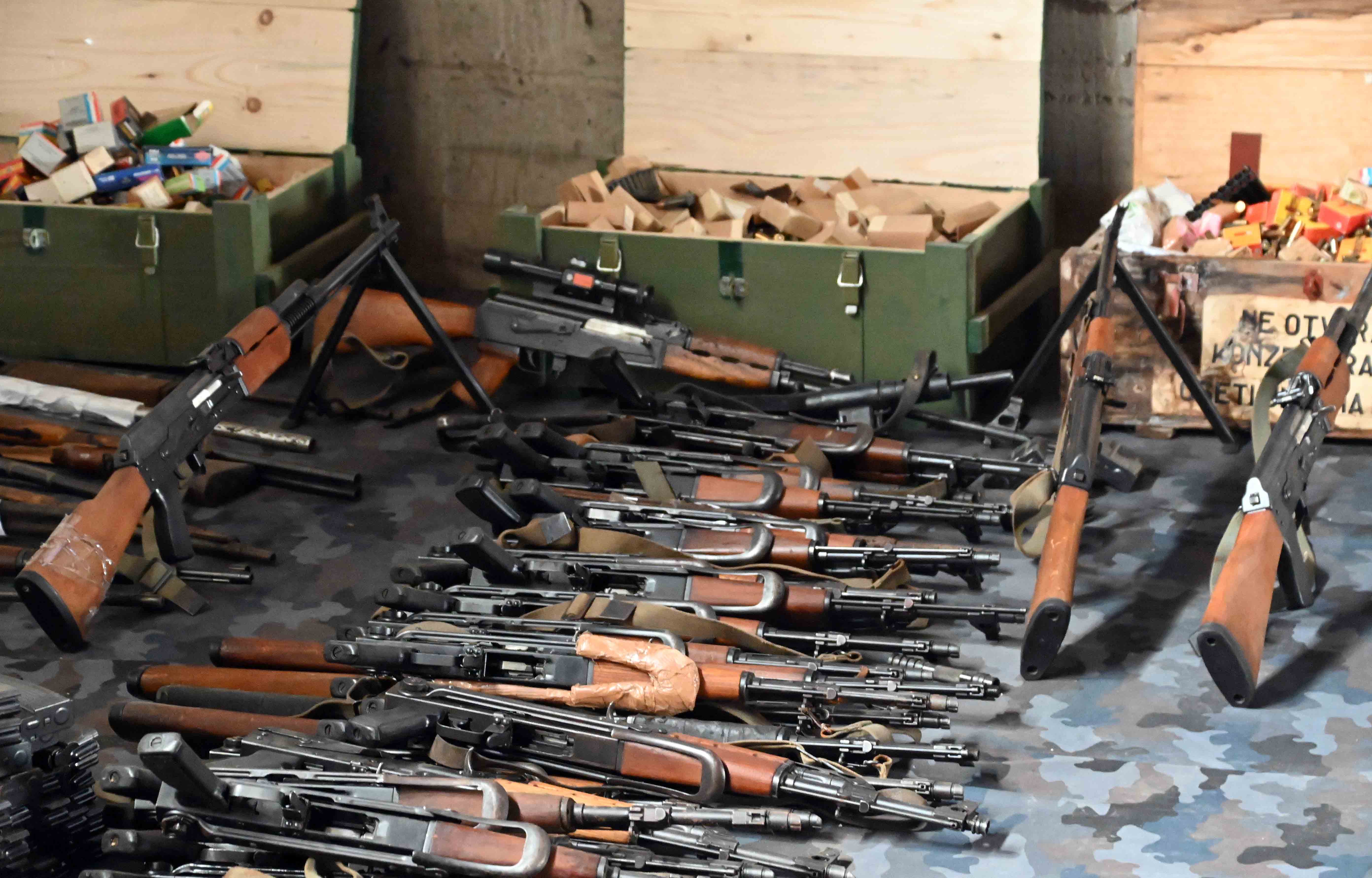 Prikaz neregistrovanog oružja, municije i minsko-eksplozivnih sredstava