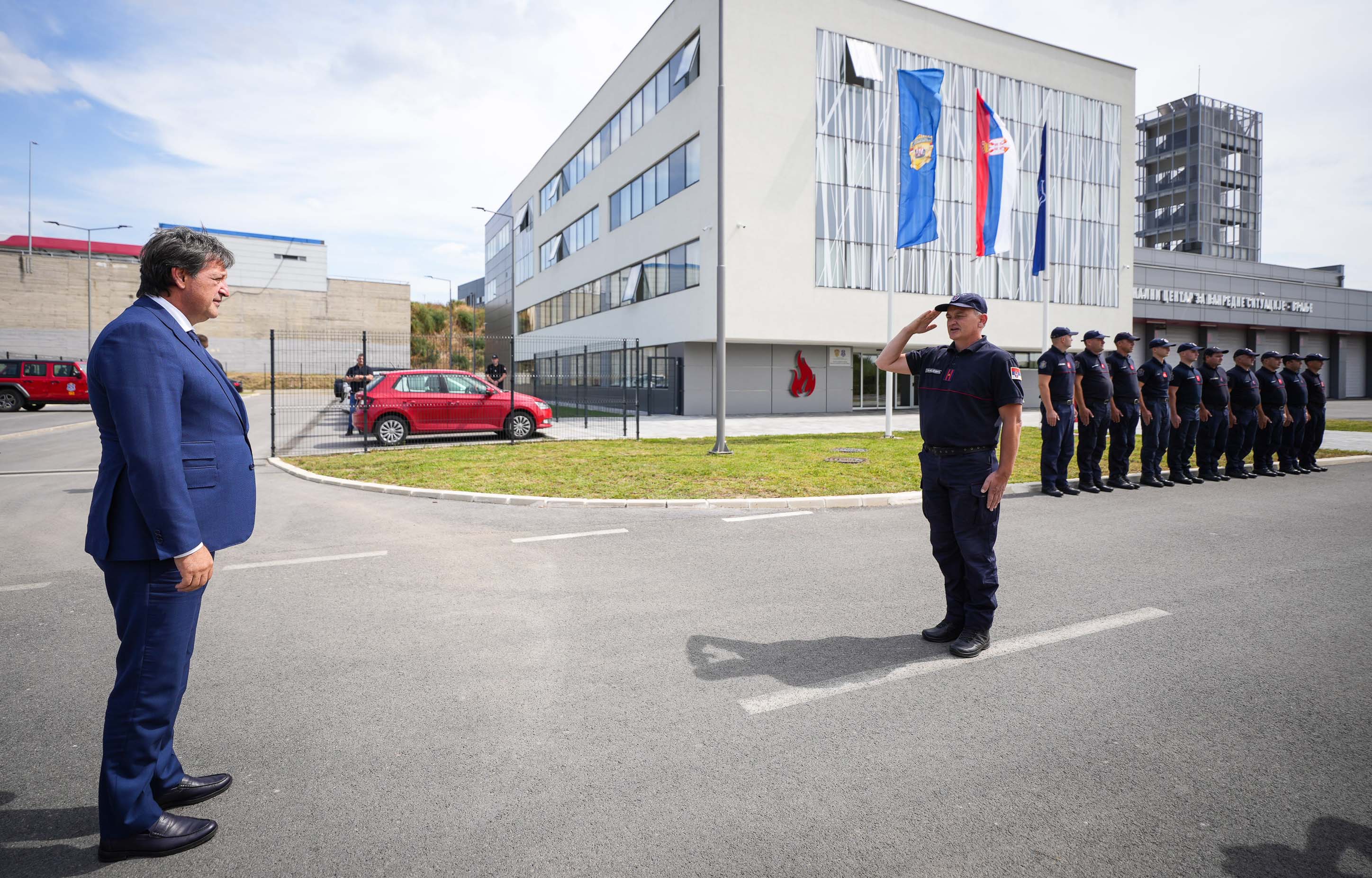 Ministar Gašić dočekao u Vranju vatrogasce-spasioce koji su bili upućeni u Grčku radi pružanja pomoći prilikom gašenja požara