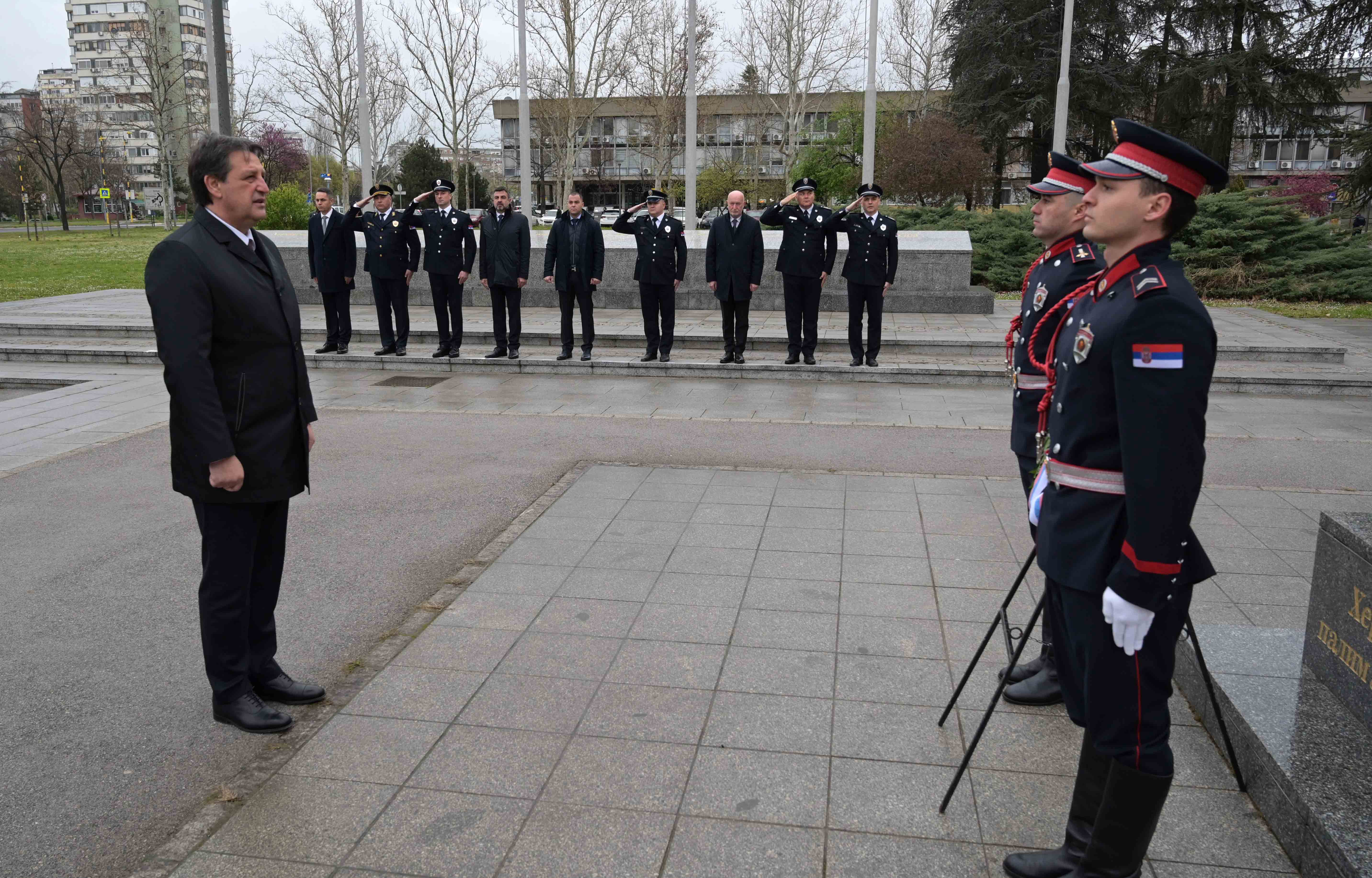 Сећањe на све полицијске службенике који су жртвовали своје животе вршећи службену дужност зарад мира и безбедности Републике Србије