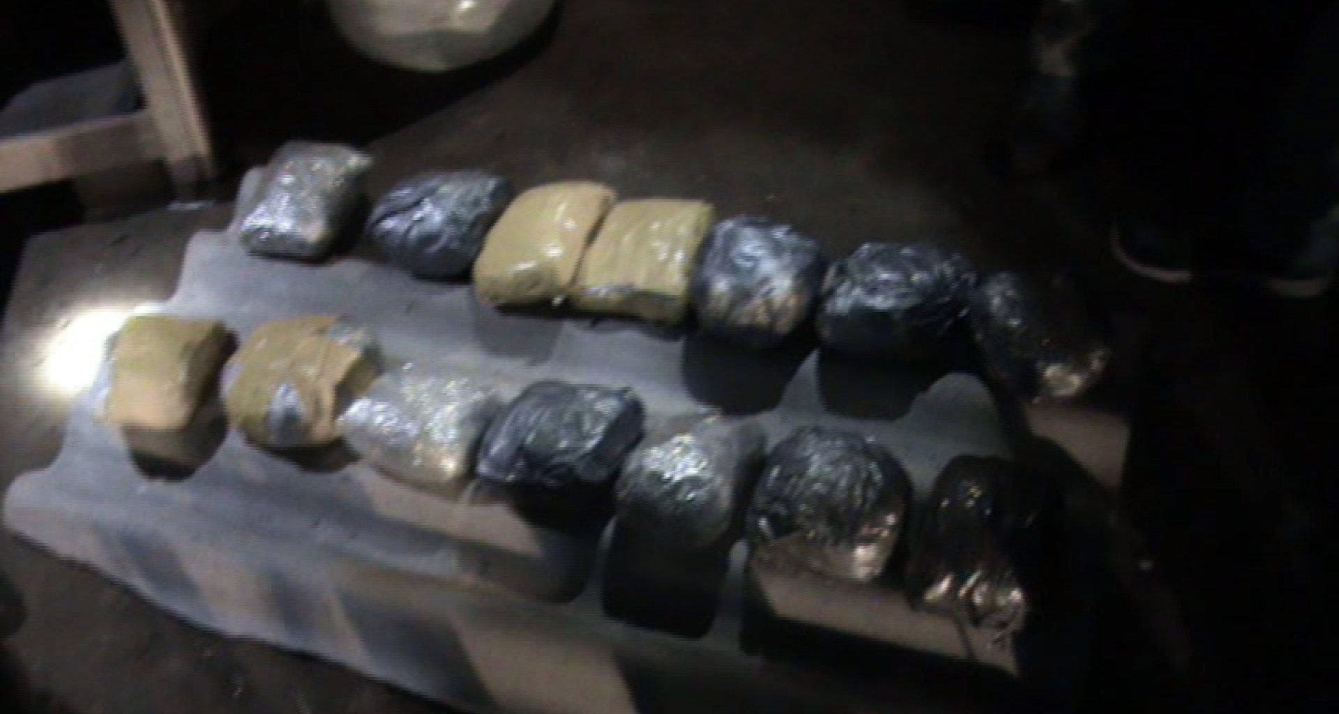 Zaplena oko 5 kg narkotika, uhapšene tri osobe
