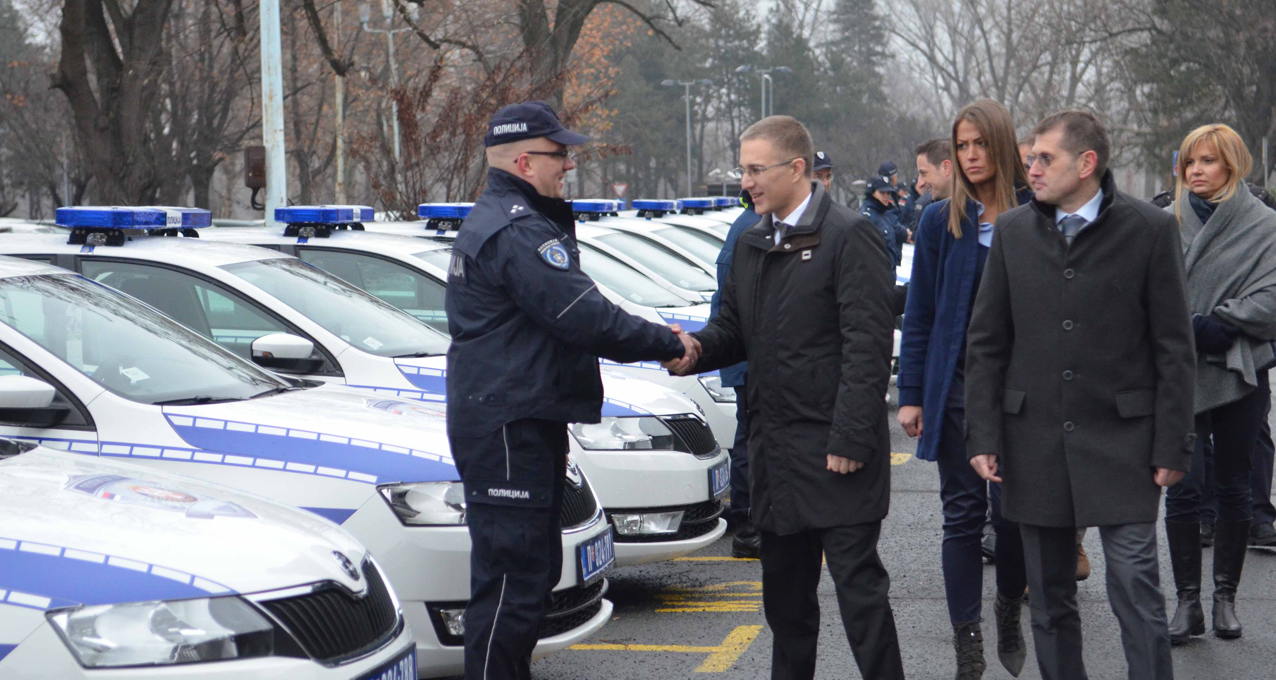 Stefanović: Tokom naredne godine biće zamenjen veći broj patrolnih vozila