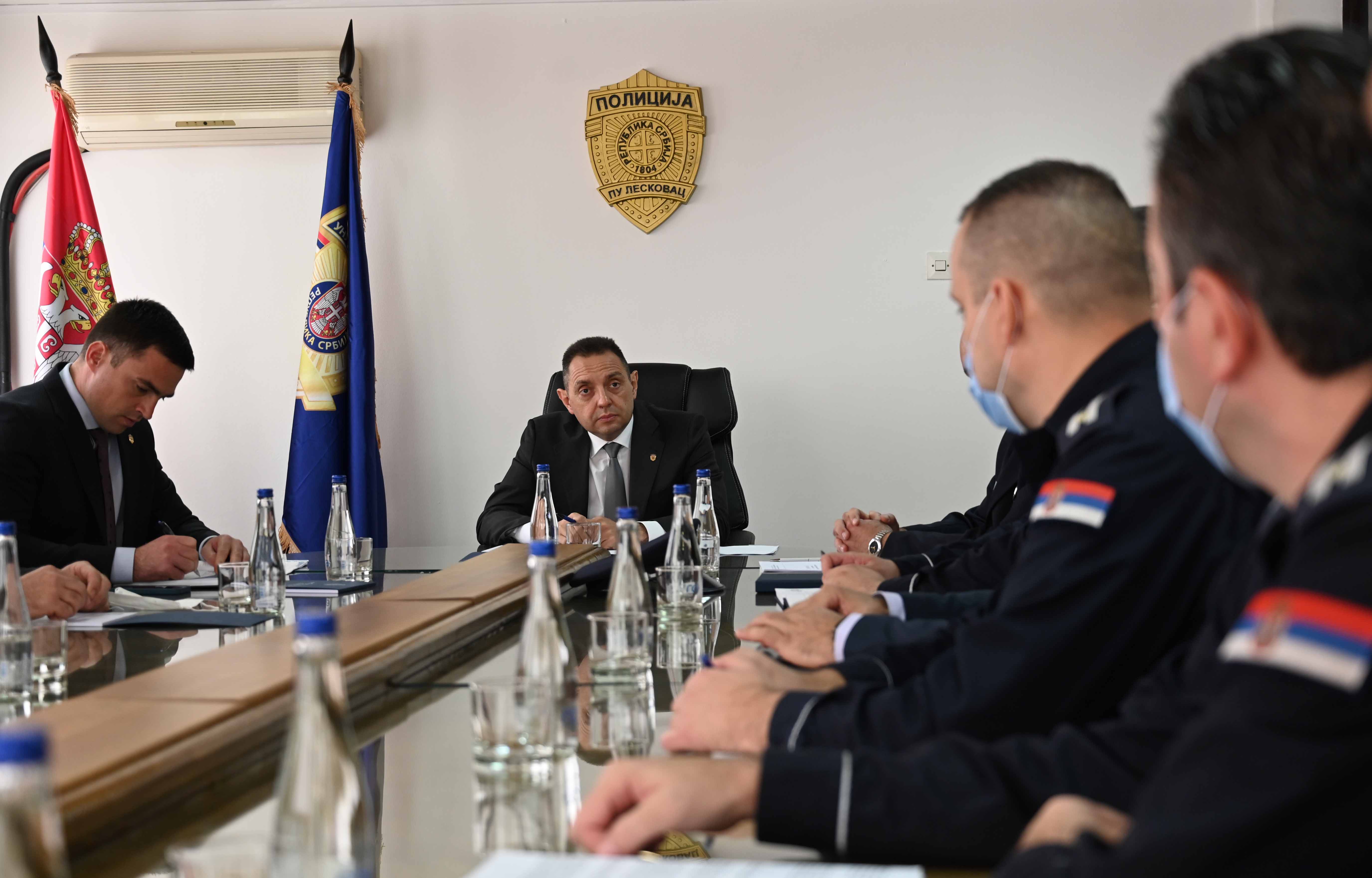 Ministar Vulin u poseti PU Leskovac: Od svake policijske uprave očekujem još intenzivniji obračun sa uličnim kriminalom