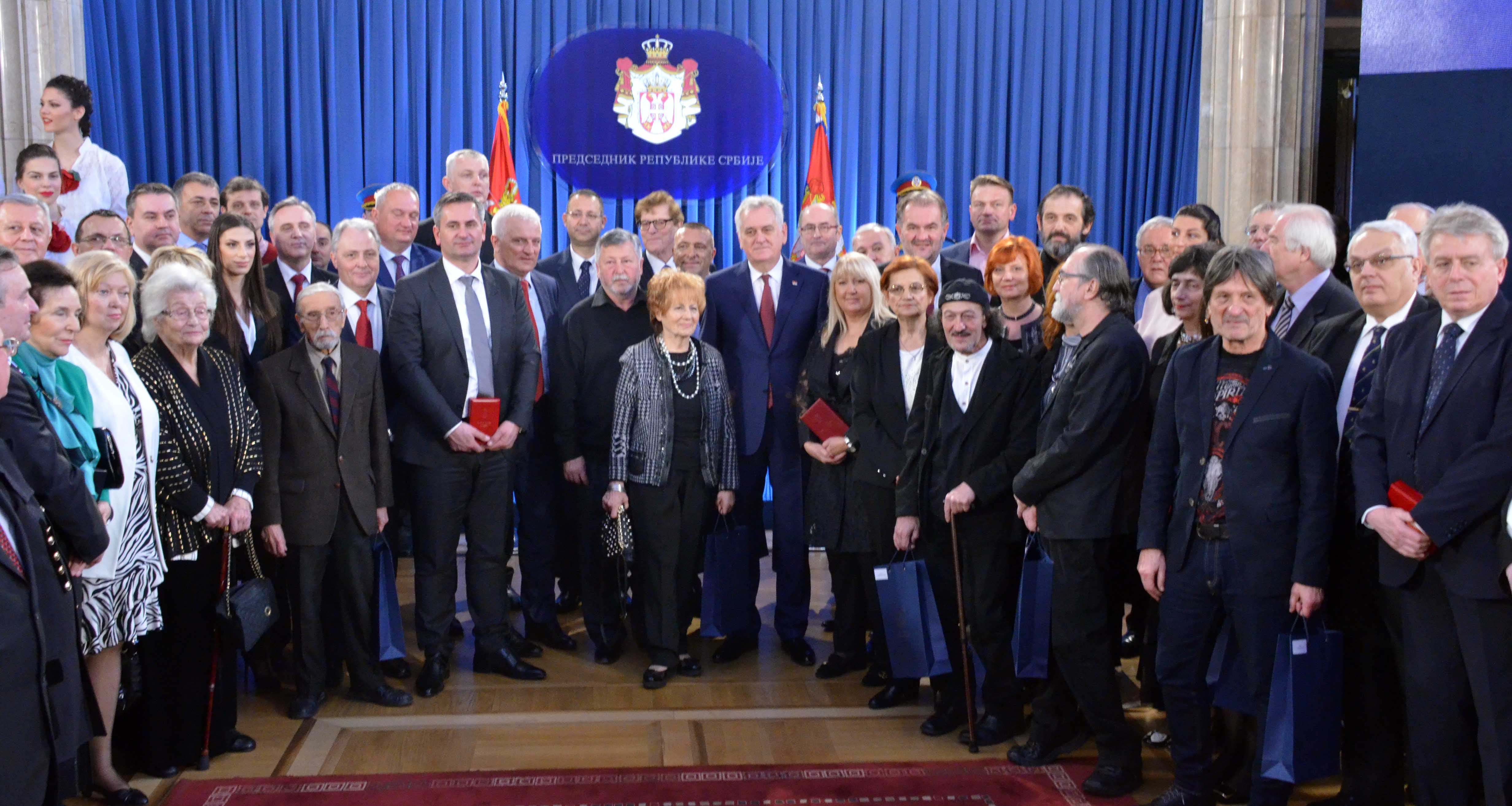 Председник Николић одликовао златаном медаљом припаднике Министарства унутрашњих послова 