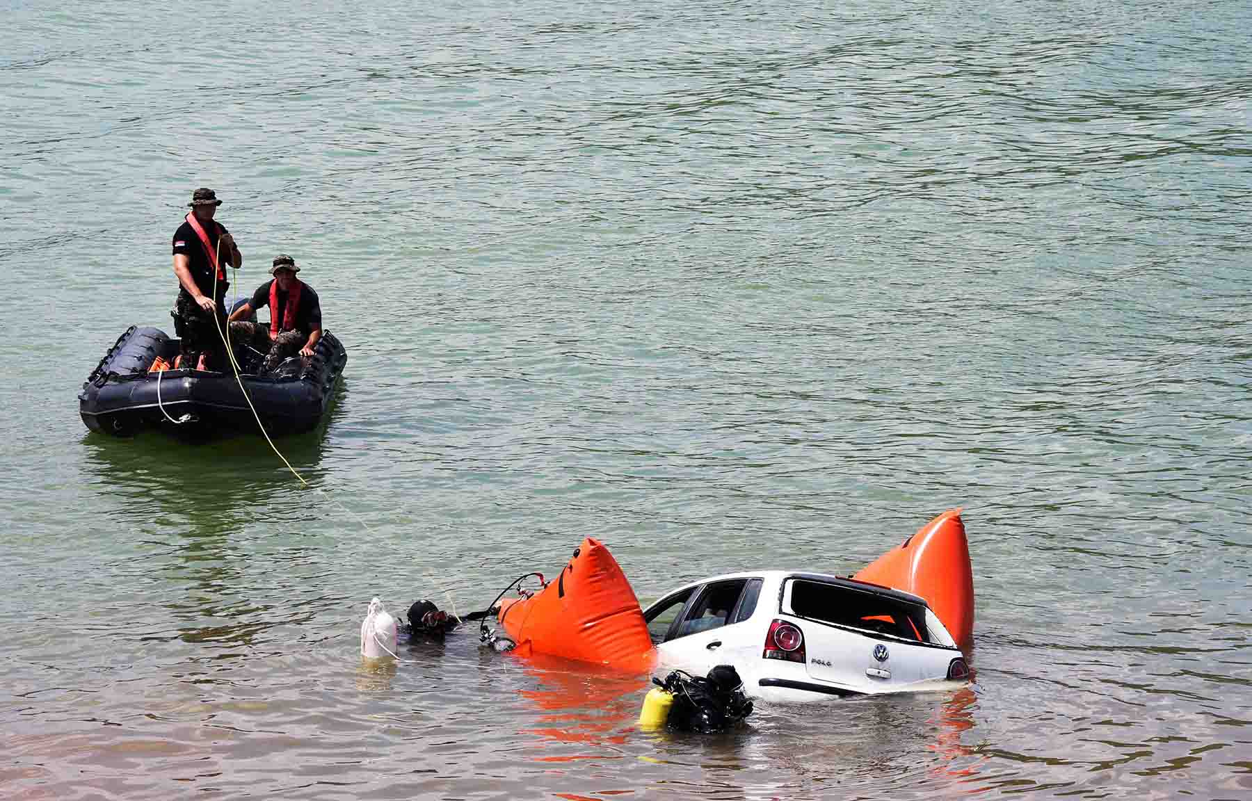 Na Bovanskom jezeru održana pokazna vežba spasilačkih timova iz sedam zemalјa
