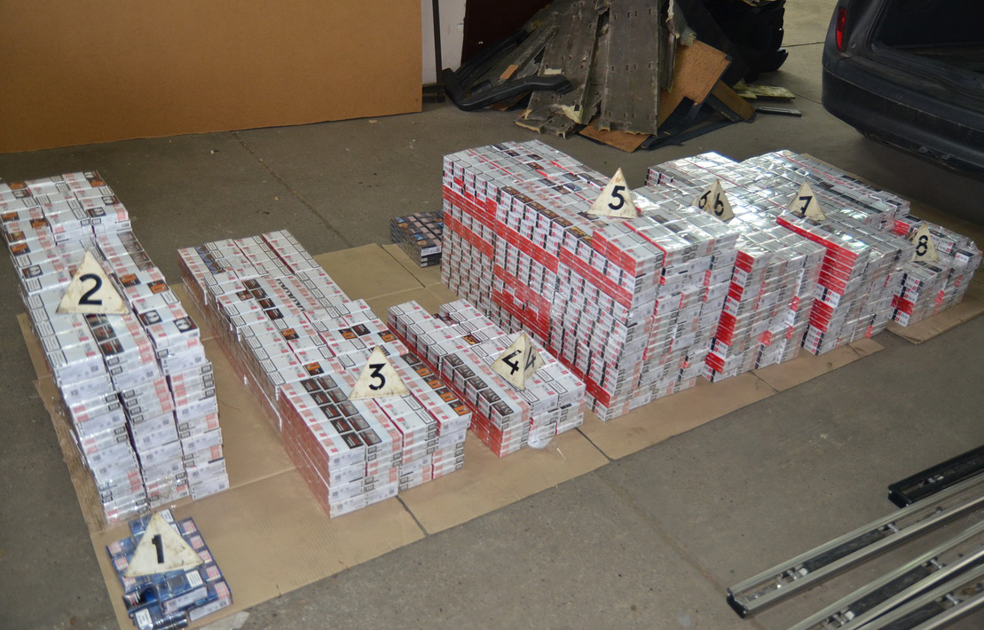 Zaplenjeno više od 11.000 paklica cigareta
