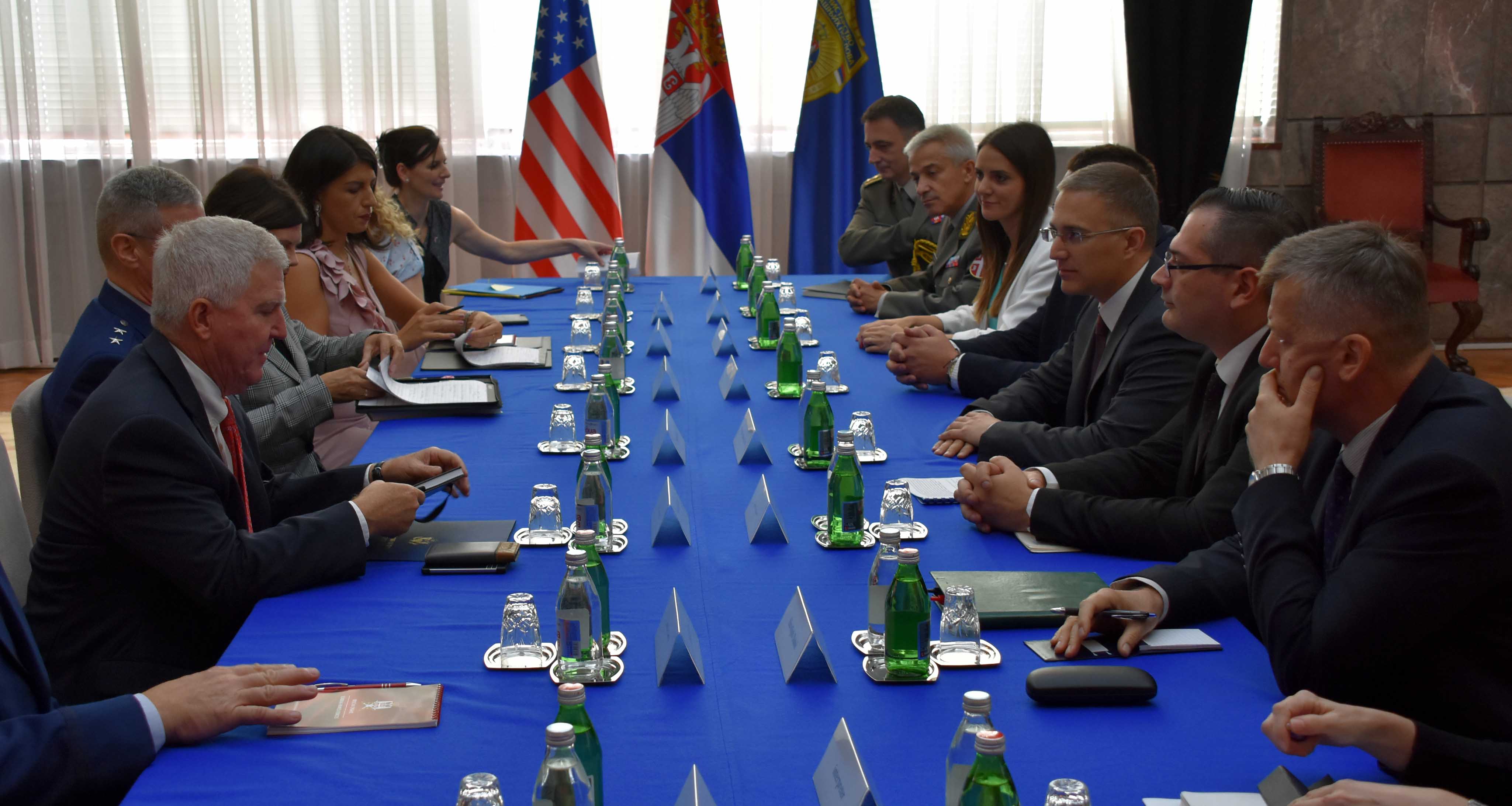 Министар Стефановић разговарао са делегацијом Национале гарде Охаја