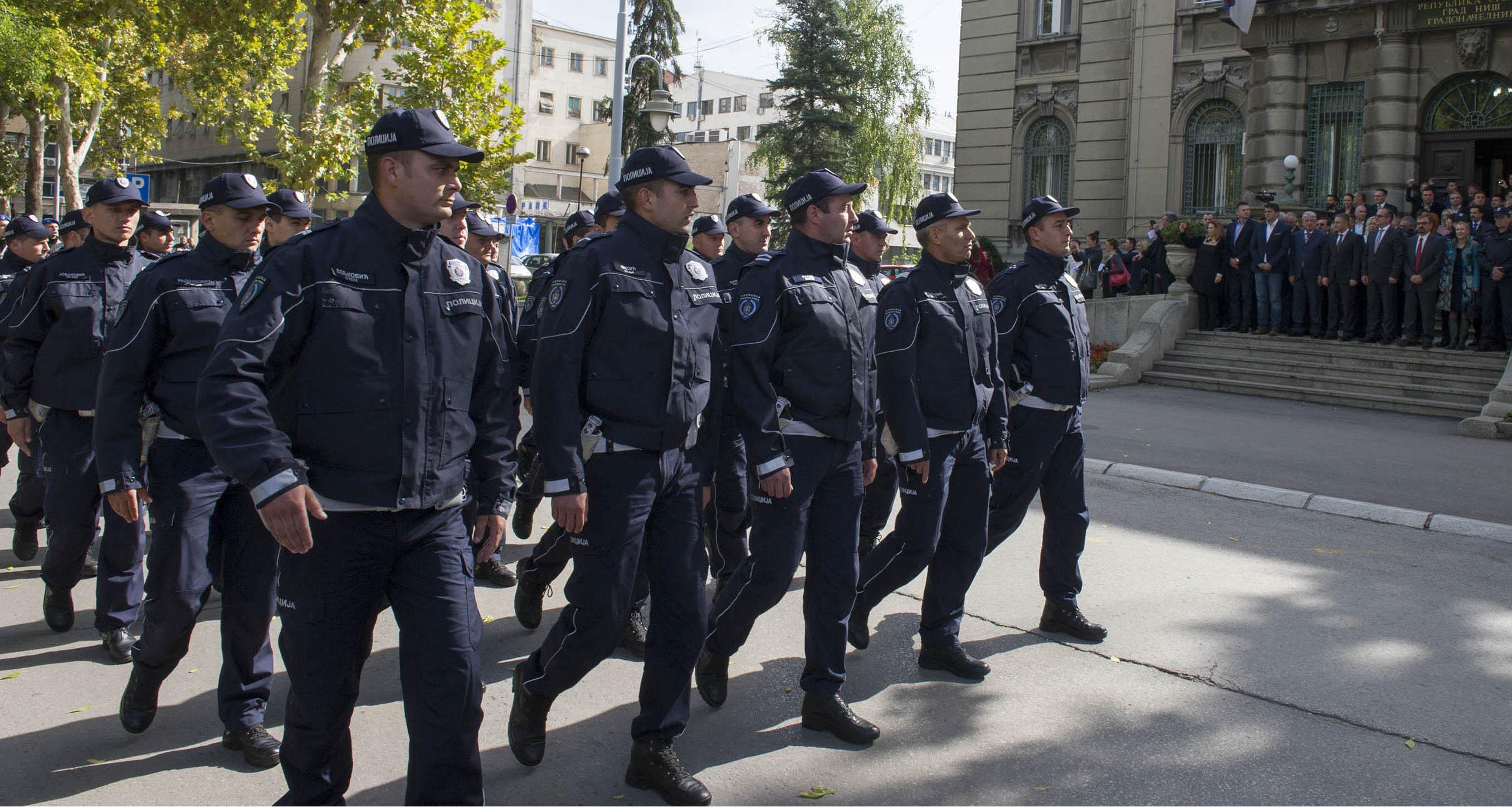 sl.4 Defile policije u Nišu na Dan oslobođenja grada