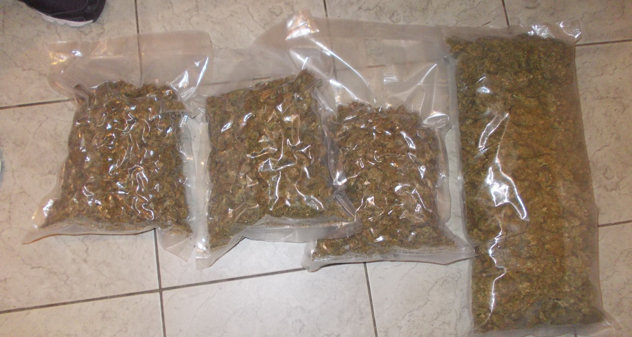 Zaplenjeno tri kilograma marihuane i 1.830 tableta ekstazija