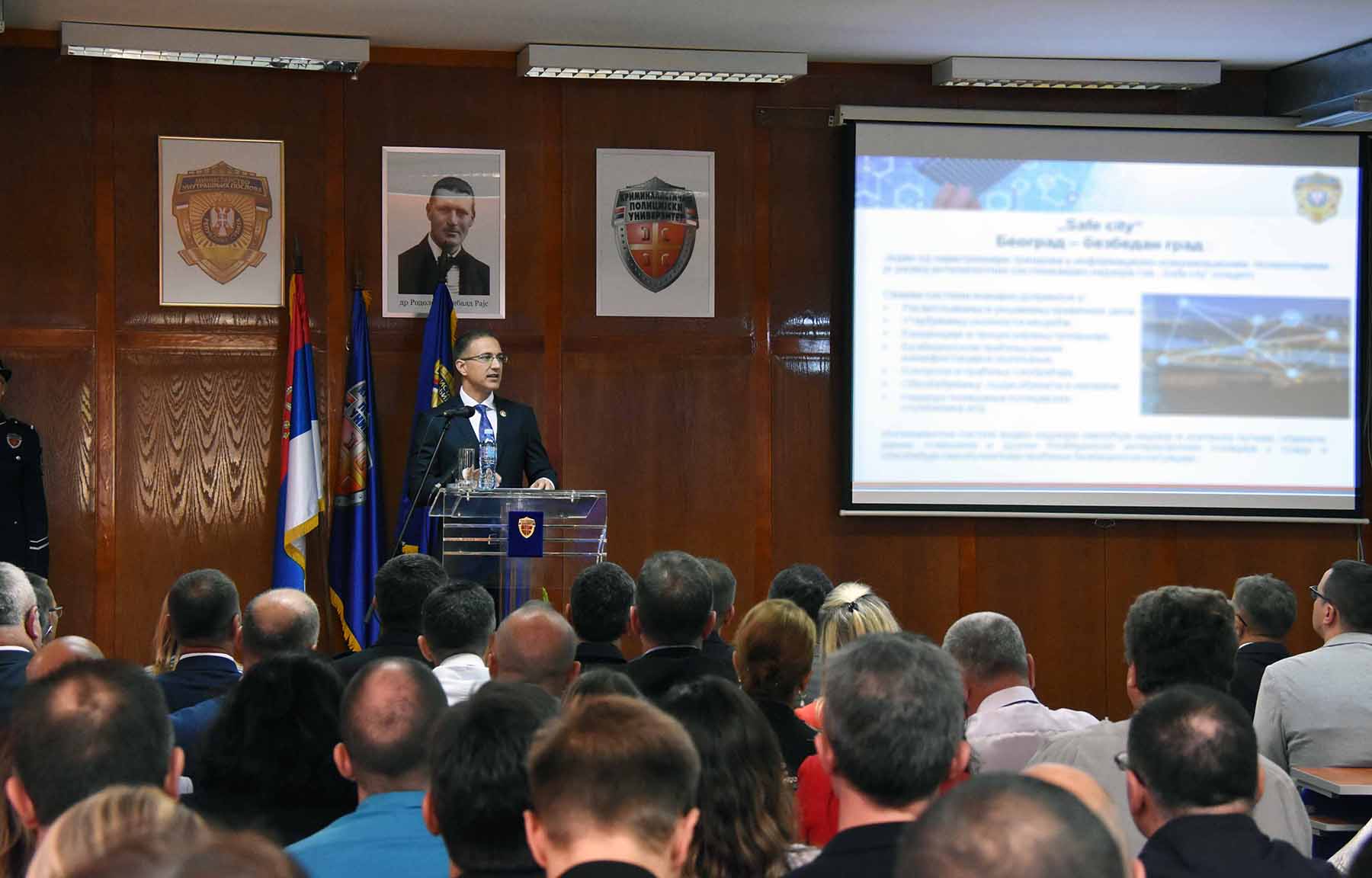 Стефановић: Министарство унутрашњих послова водећа институција у примени и увођењу нових савремених технологија
