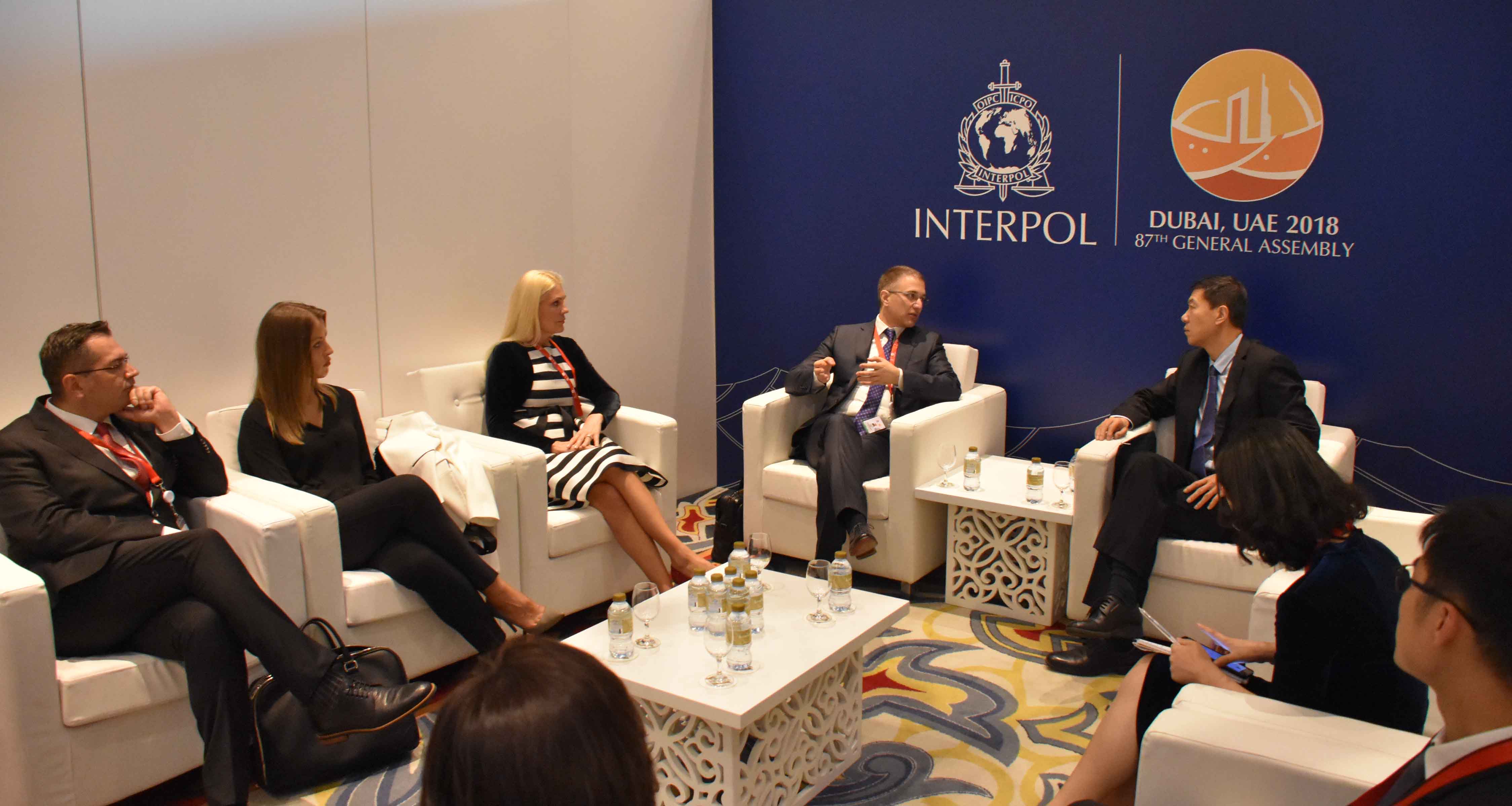 Stefanović i Duan u Dubaiju razgovarali o predstojećem glasanju za prijem tzv. „Kosova“ u Interpol 