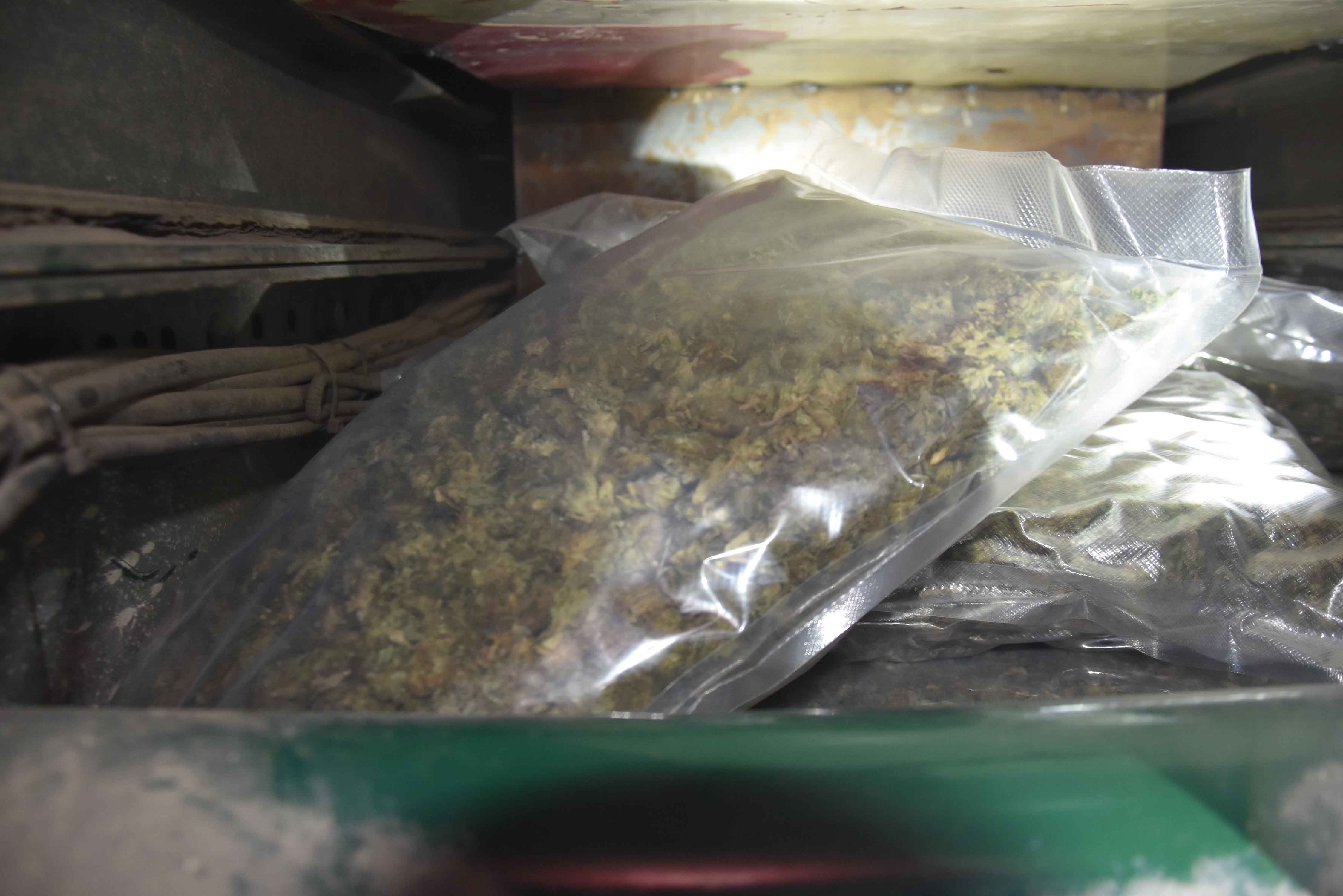 U bunkeru prevozili više od 10 kilograma marihuane