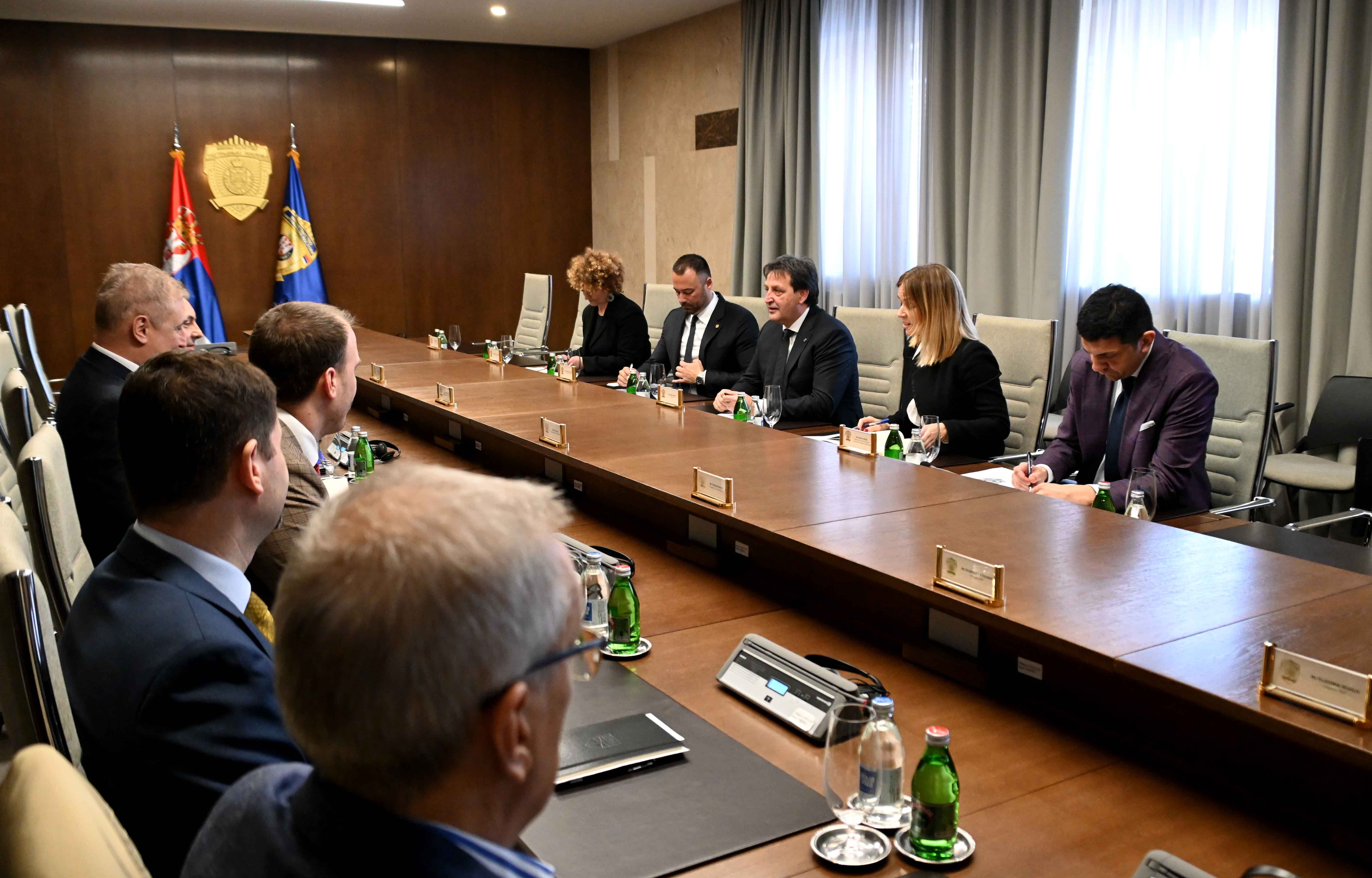 Министар унутрашњих послова Братислав Гашић састао се са представницима америчких компанија