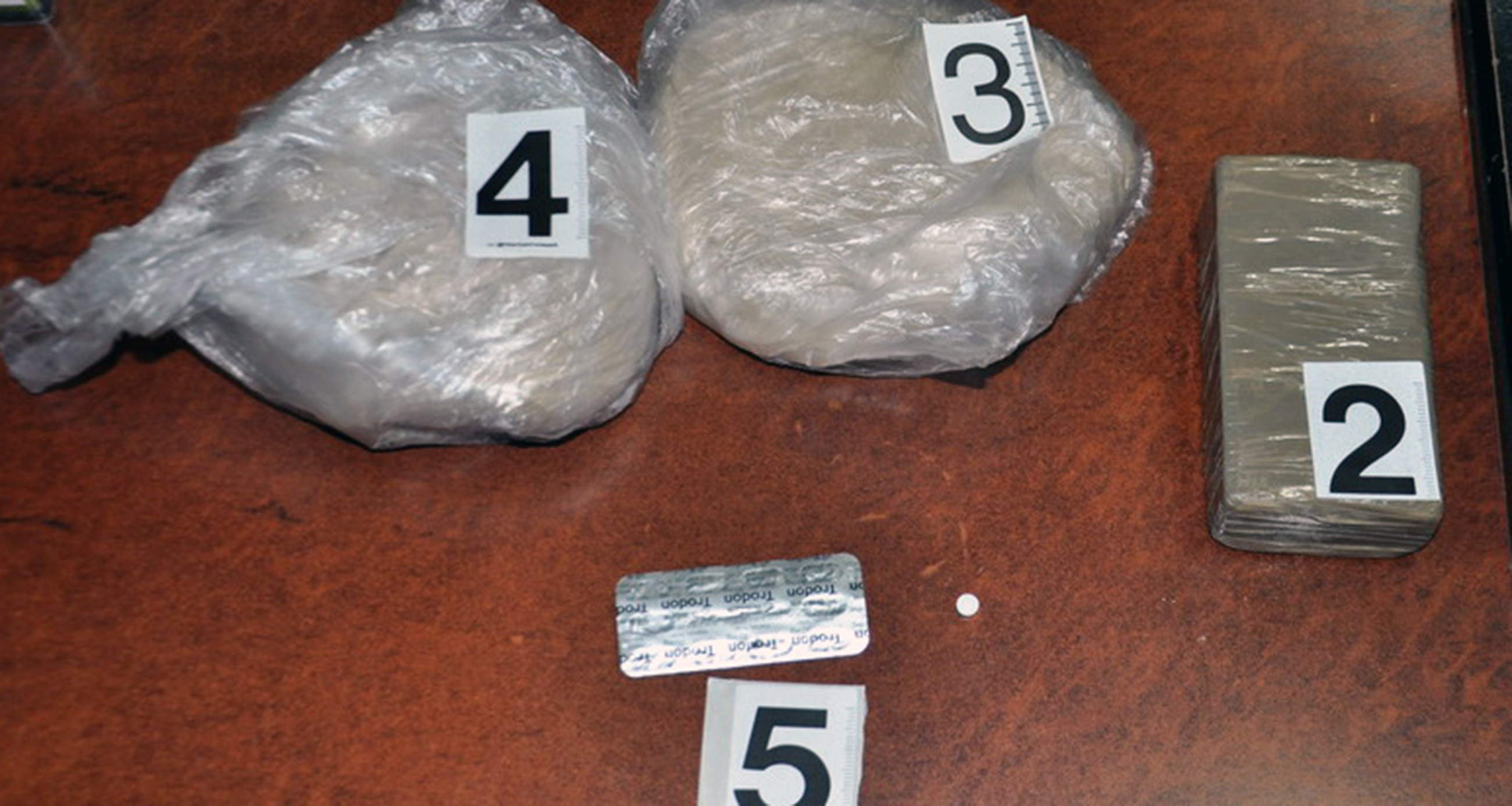Полиција пронашла 1,4 килограма хероина у аутомобилу осумњиченог