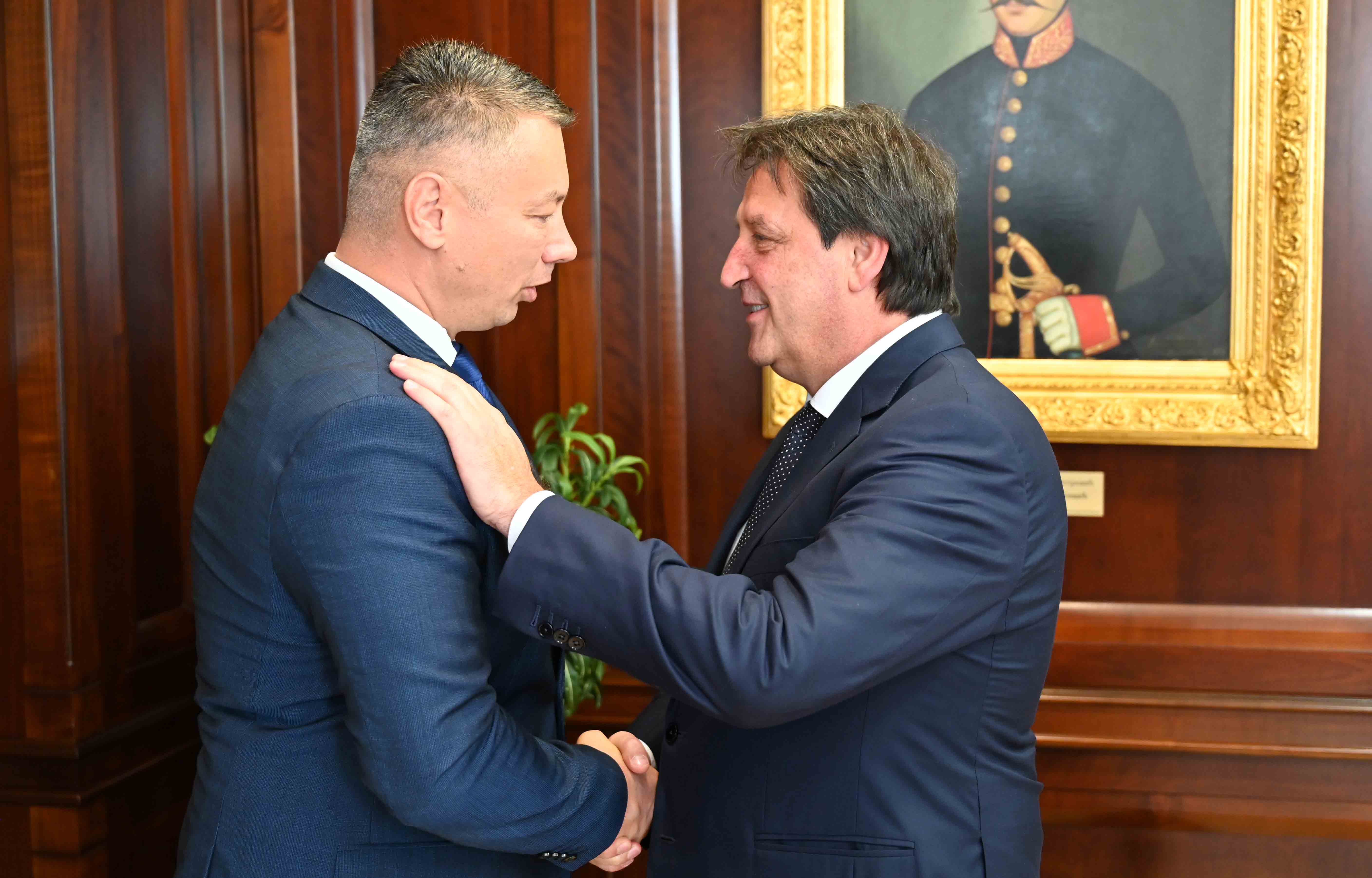 Ministar unutrašnjih poslova Republike Srbije Bratislav Gašić sastao se sa ministrom bezbednosti Bosne i Hercegovine Nenadom Nešićem