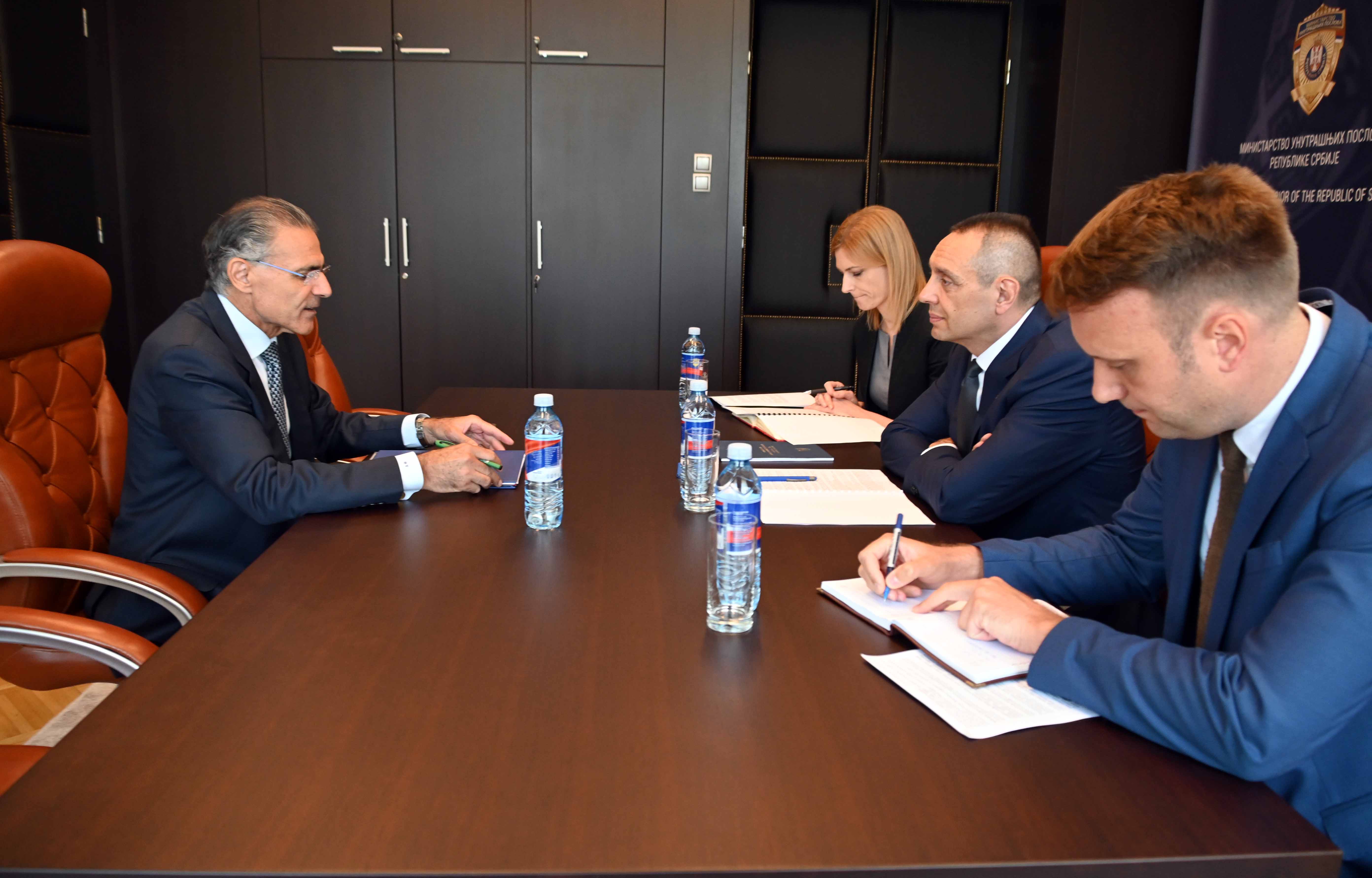 Ministar Aleksandar Vulin sastao se sa ambasadorom Republike Kipar Dimitriosom Teofilaktuom