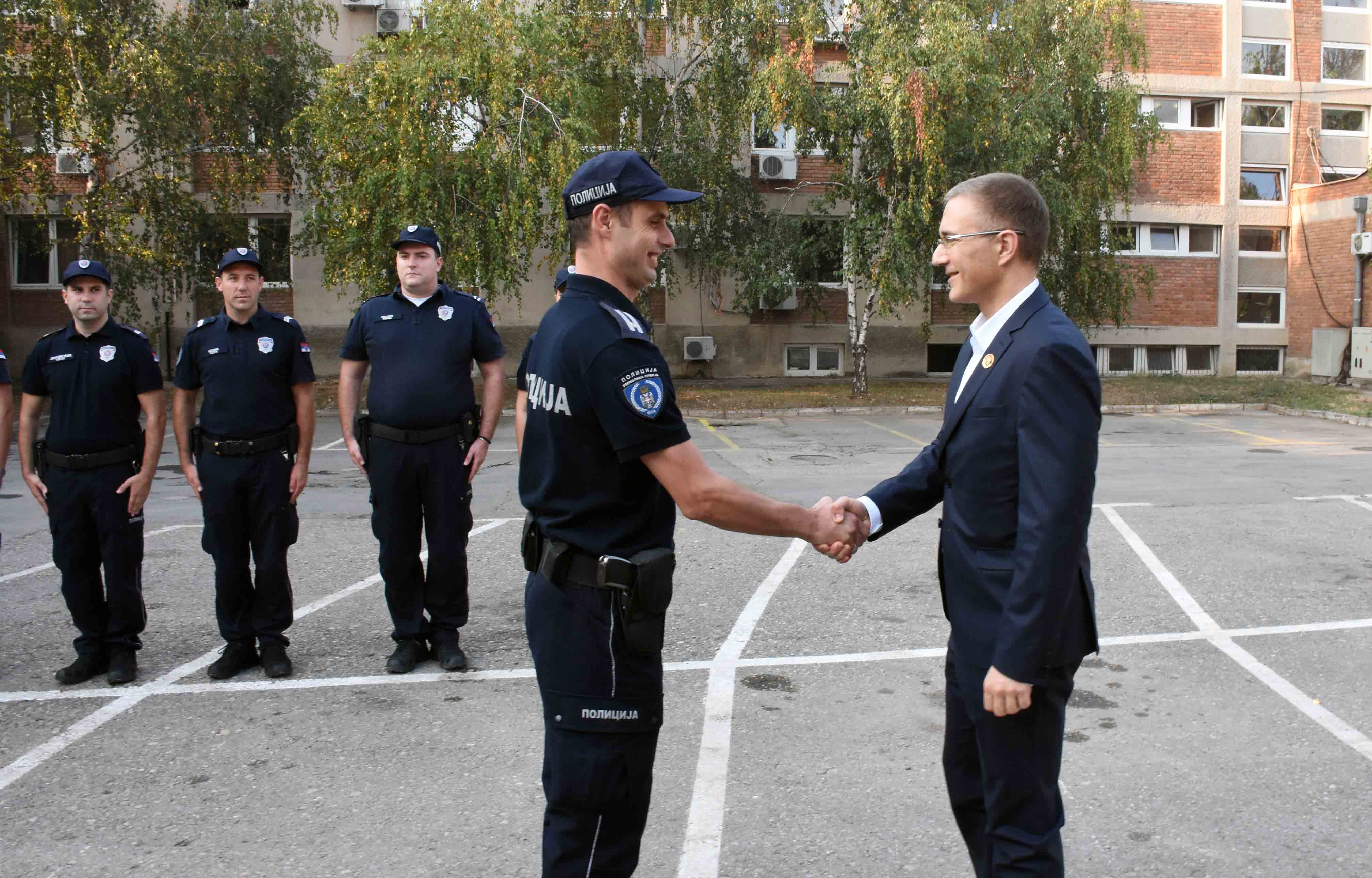 Ministar Stefanović razgovarao sa rukovodiocima i policijskim službenicima Policijske stanice Obrenovac