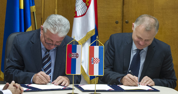 Veljović i Dominić potpisali Protokol o saradnji u migracionoj krizi i sprečavanju nezakonitih migracija