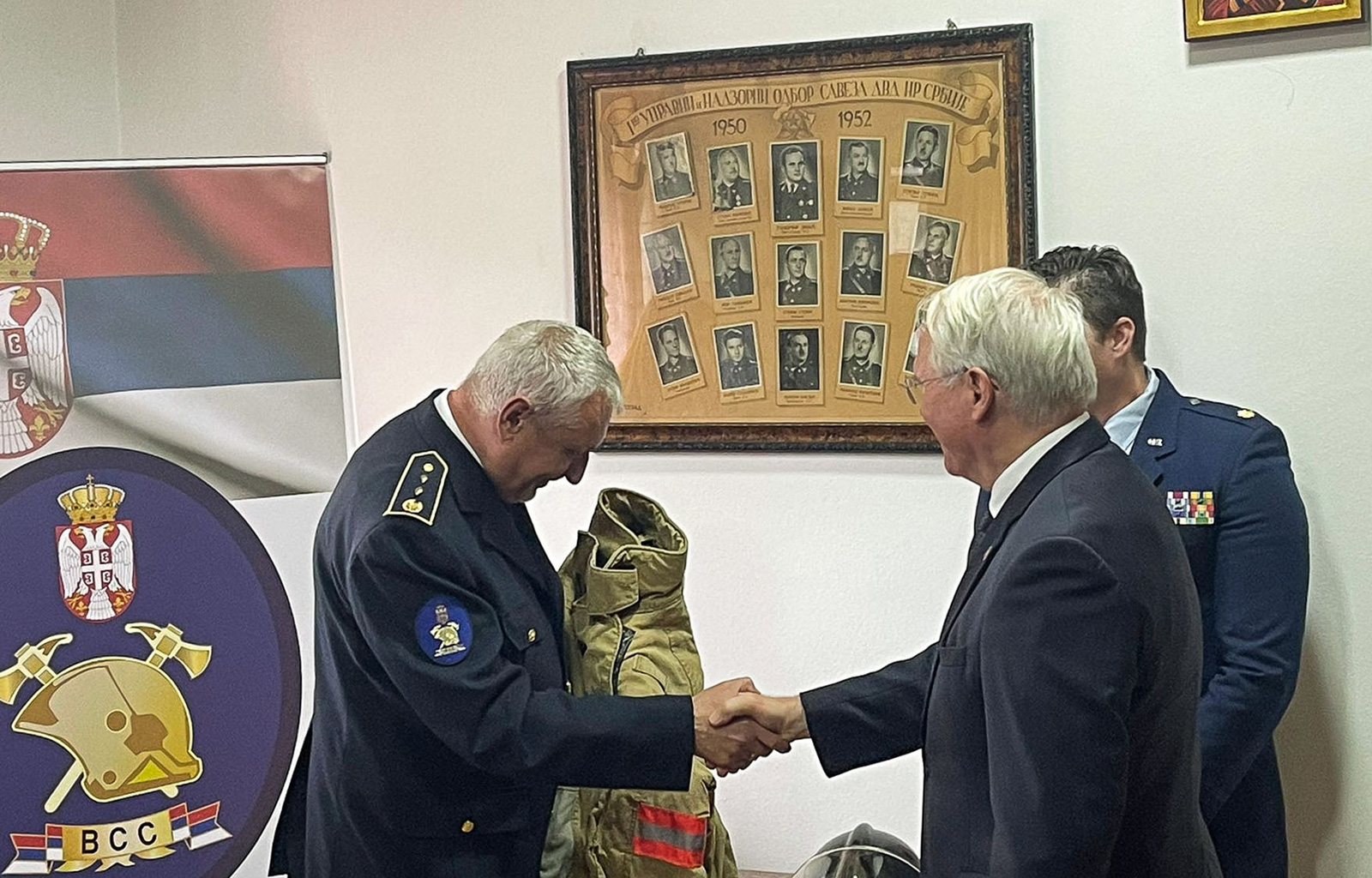 Ambasador SAD u Beogradu Kristofer Hil uručio vrednu donaciju Vatrogasnom savezu Srbije