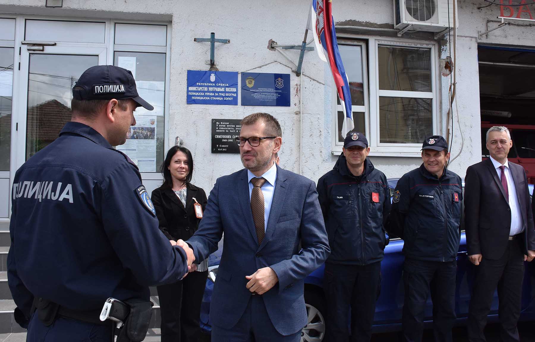 Direktor policije čestitao građanima Međunarodni praznik rada