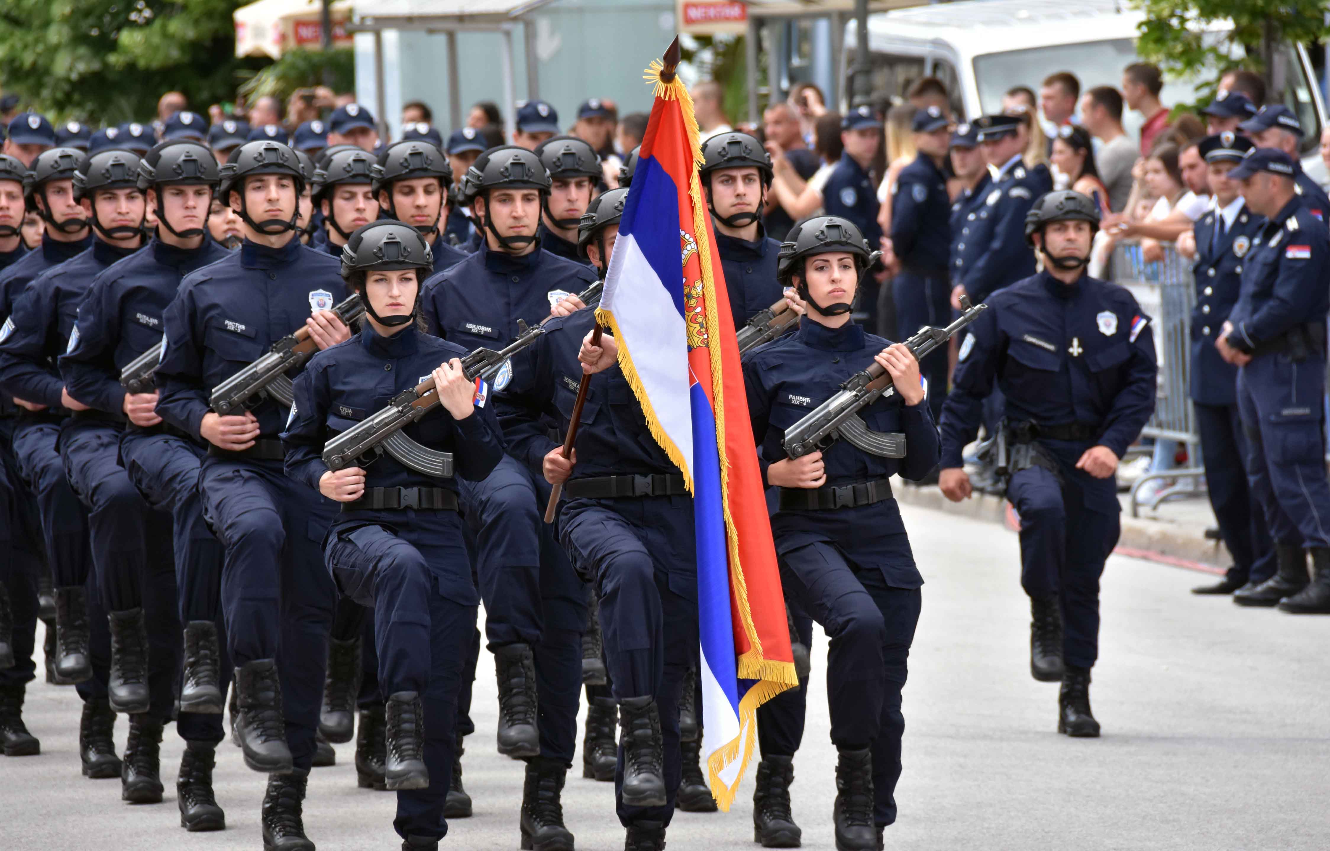 Одржана Свечана промоција 711 нових полицајаца и ватрогасаца, дипломираних студената КПУ у Новом Саду
