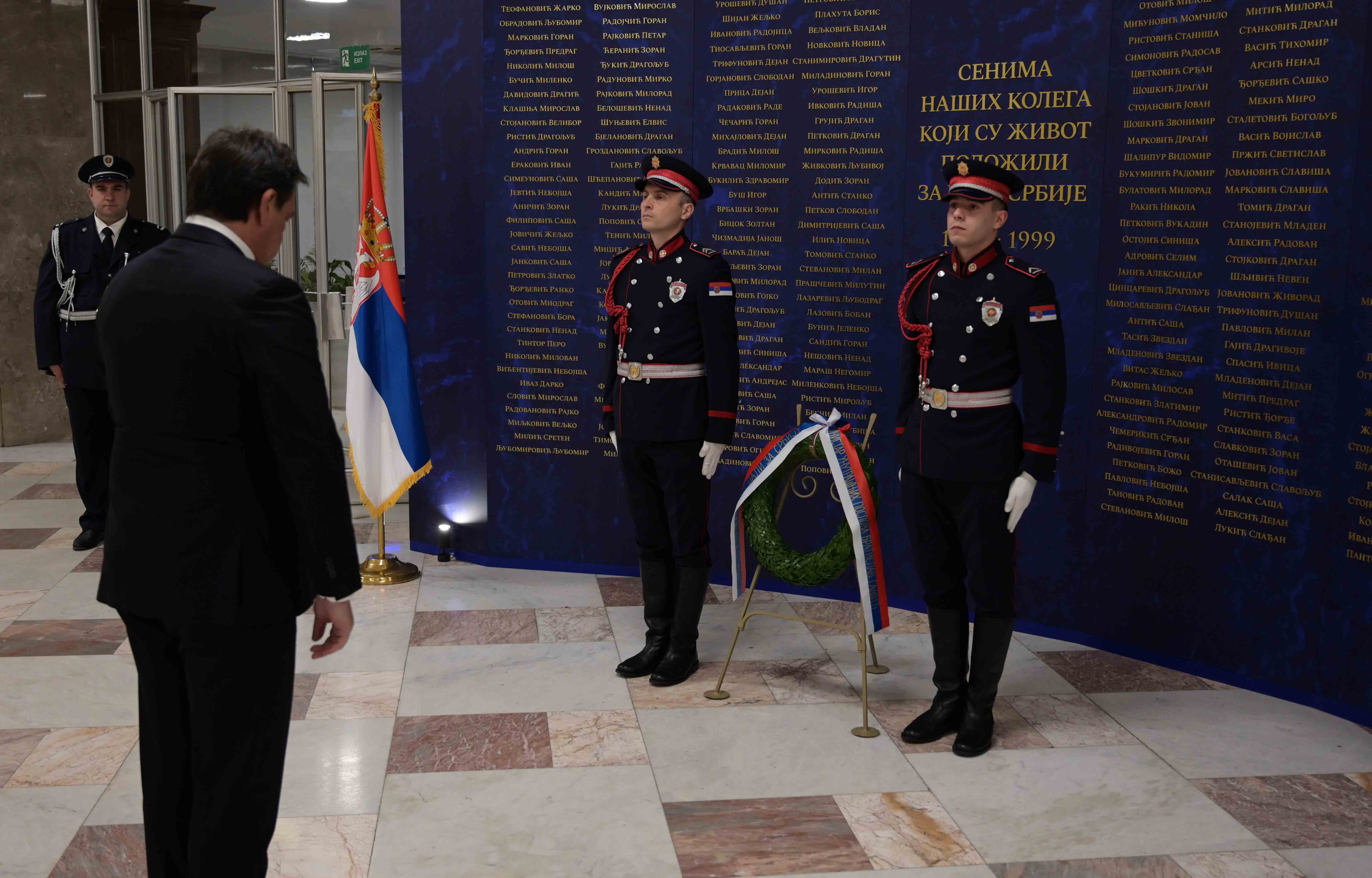 Sećanje na sve policijske službenike koji su žrtvovali svoje živote vršeći službenu dužnost zarad mira i bezbednosti Republike Srbije
