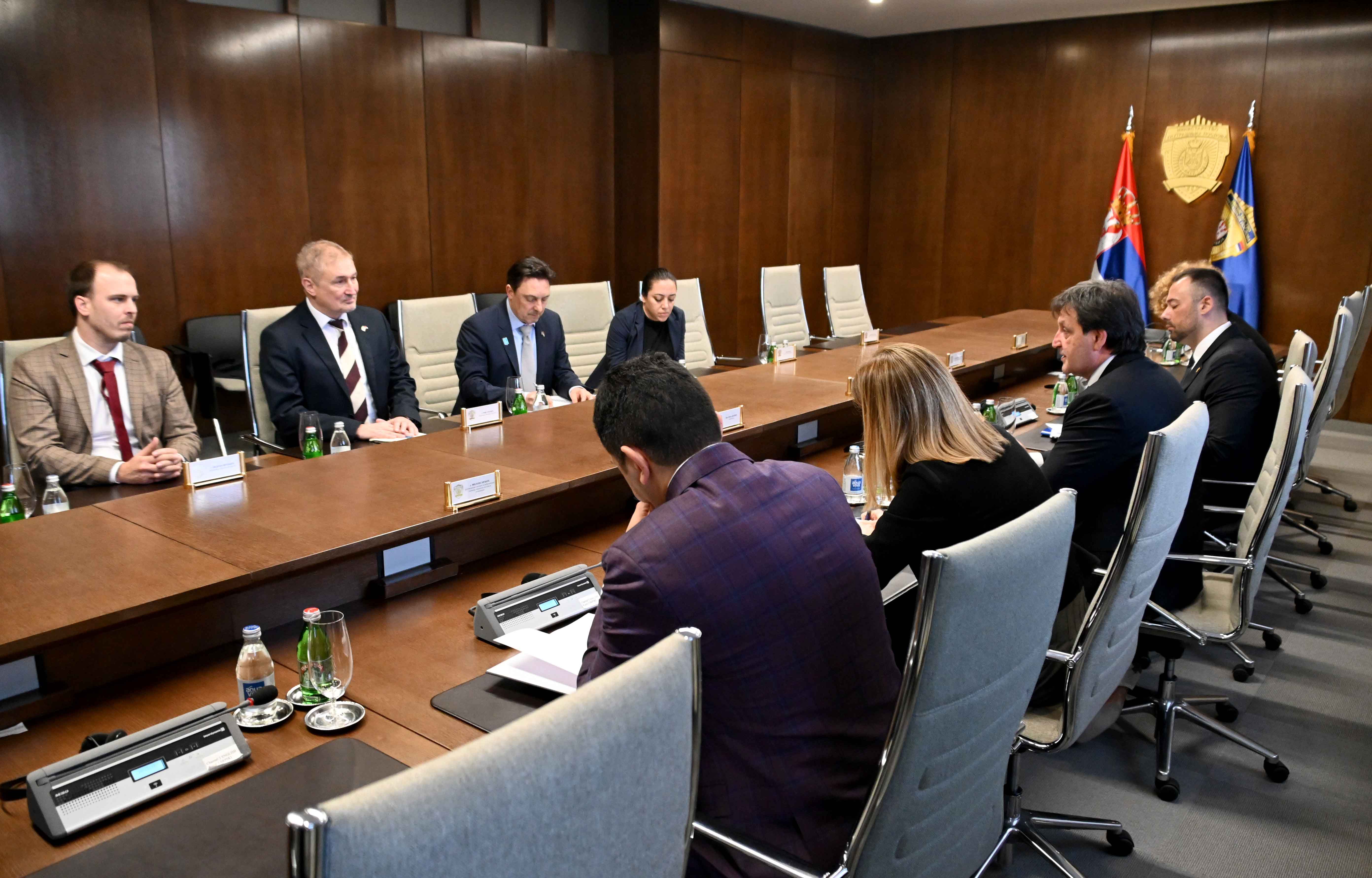 Министар унутрашњих послова Братислав Гашић састао се са представницима америчких компанија