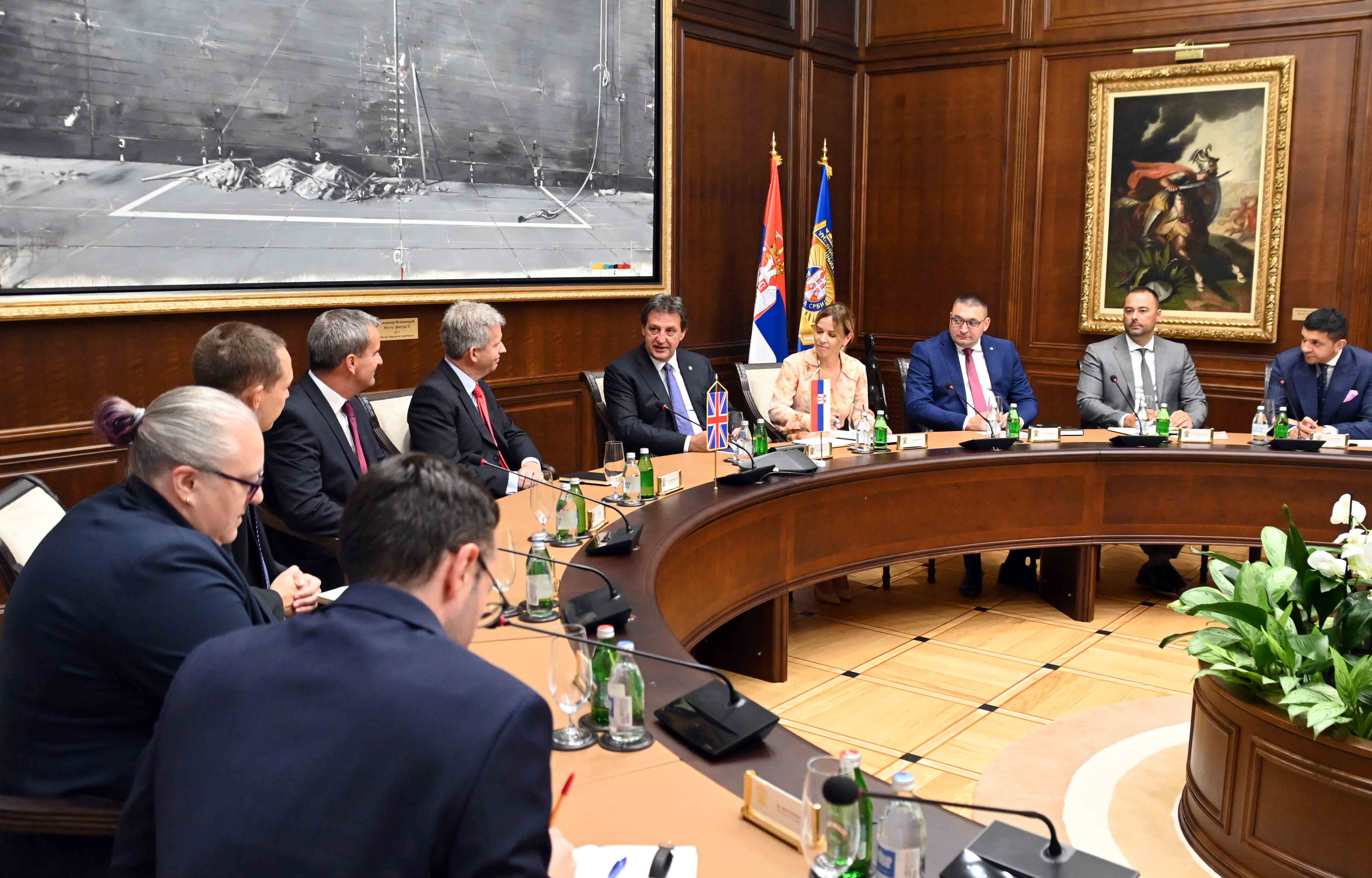 Ministar Gašić se sastao sa novoimenovanim ambasadorom Ujedinjenog Kralјevstva u Srbiji