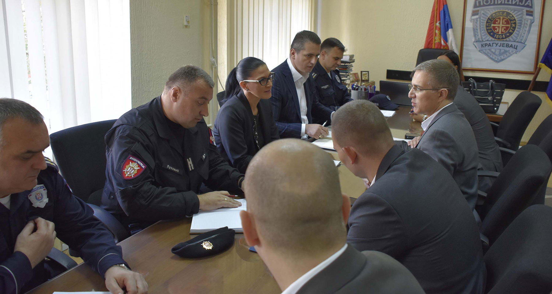 Ministar Stefanović u Kragujevcu poručio da se građani mogu osloniti na policiju
