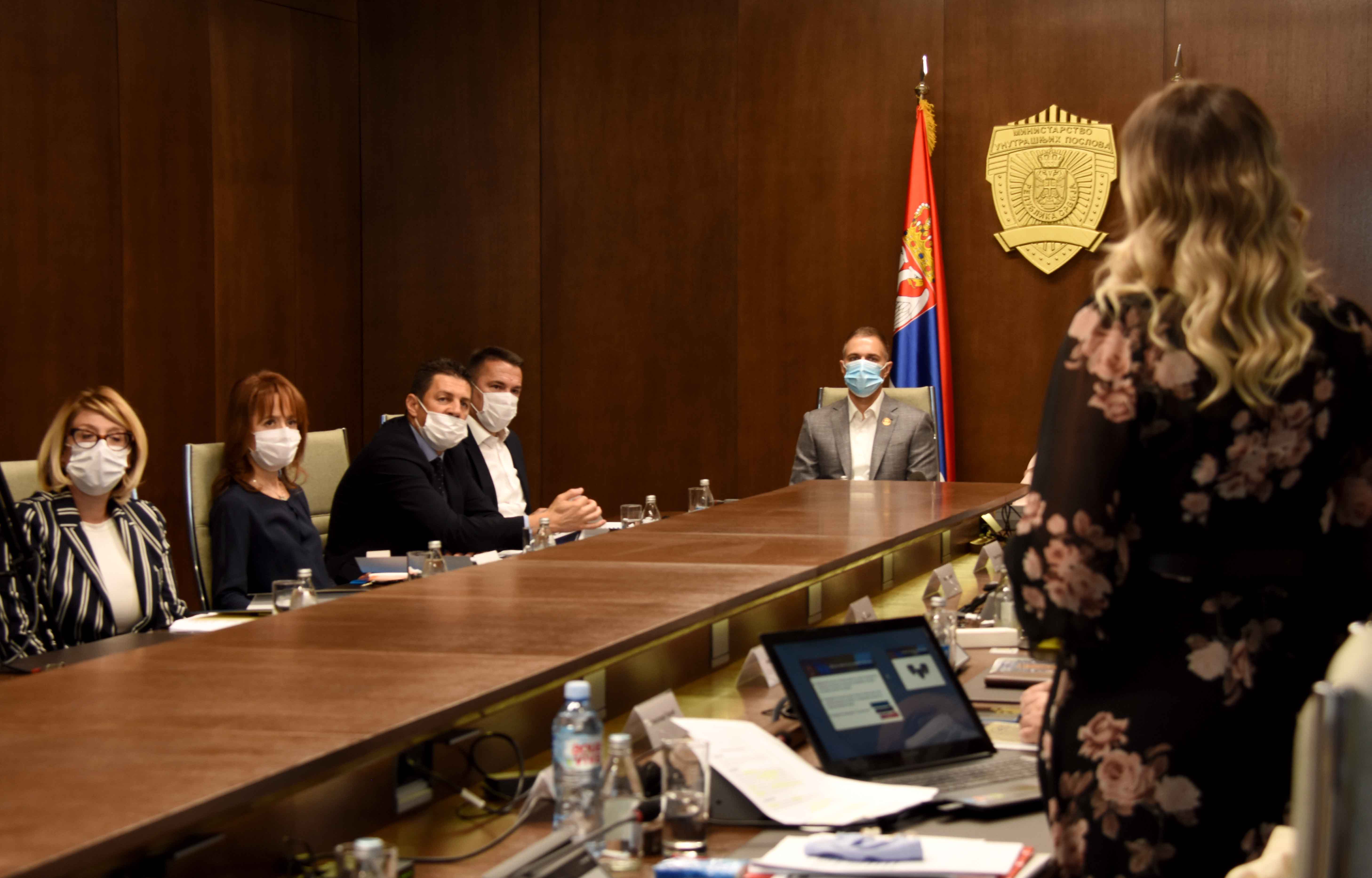 Ministar Stefanović prisustvovao prezentaciji projekta „Dinamičko upravlјanje kadrovima i merenje produktivnosti“