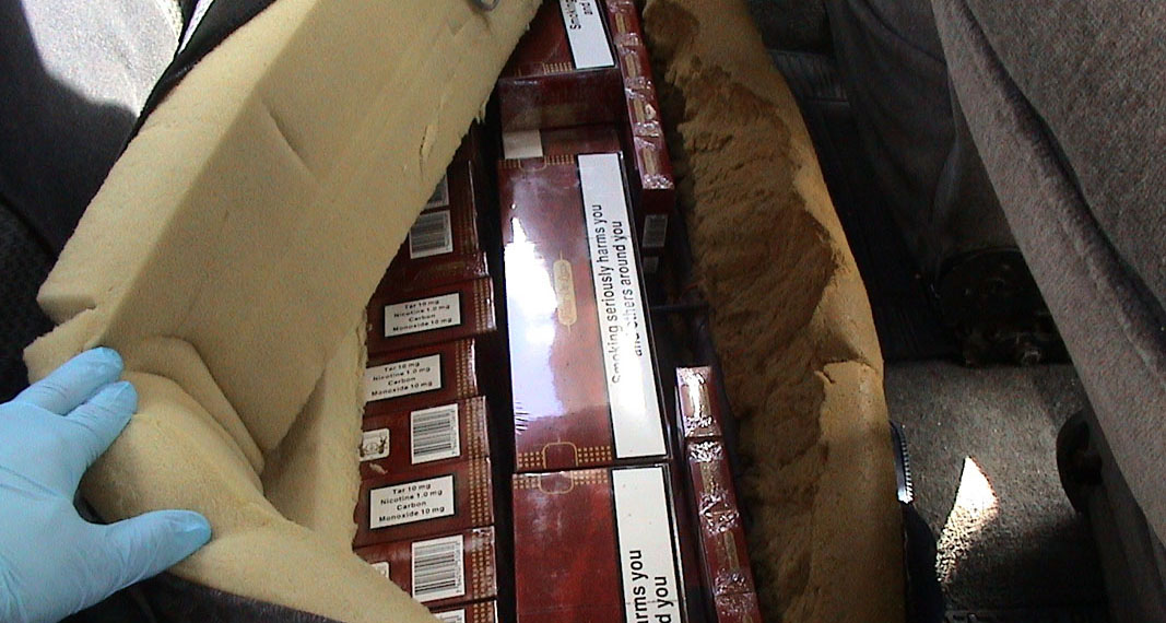 Zaplenjeno 2.500 paklica cigareta