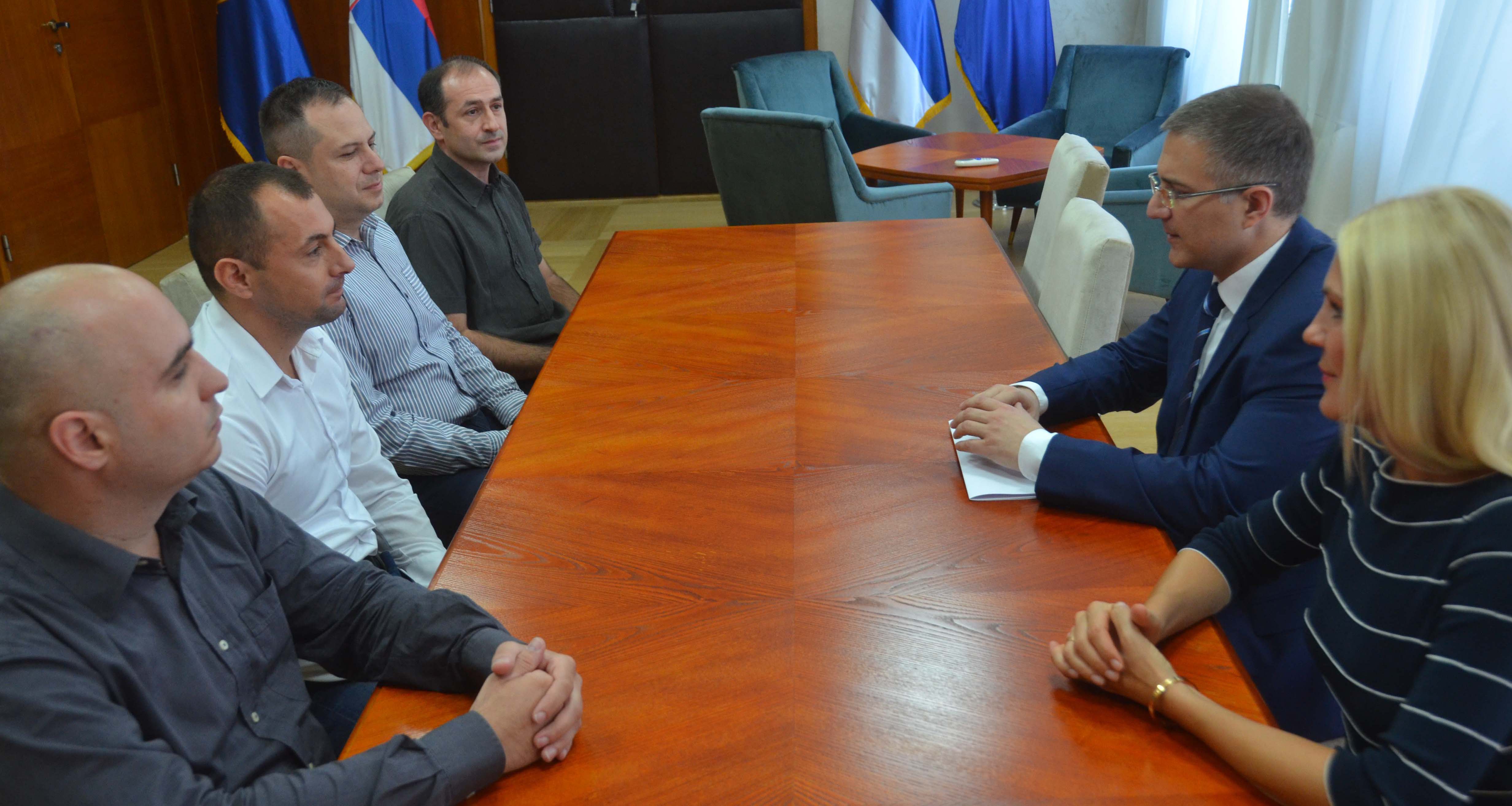 Министар Стефановић разговарао са припадницима МУП-а који ће бити упућени на Хаити
