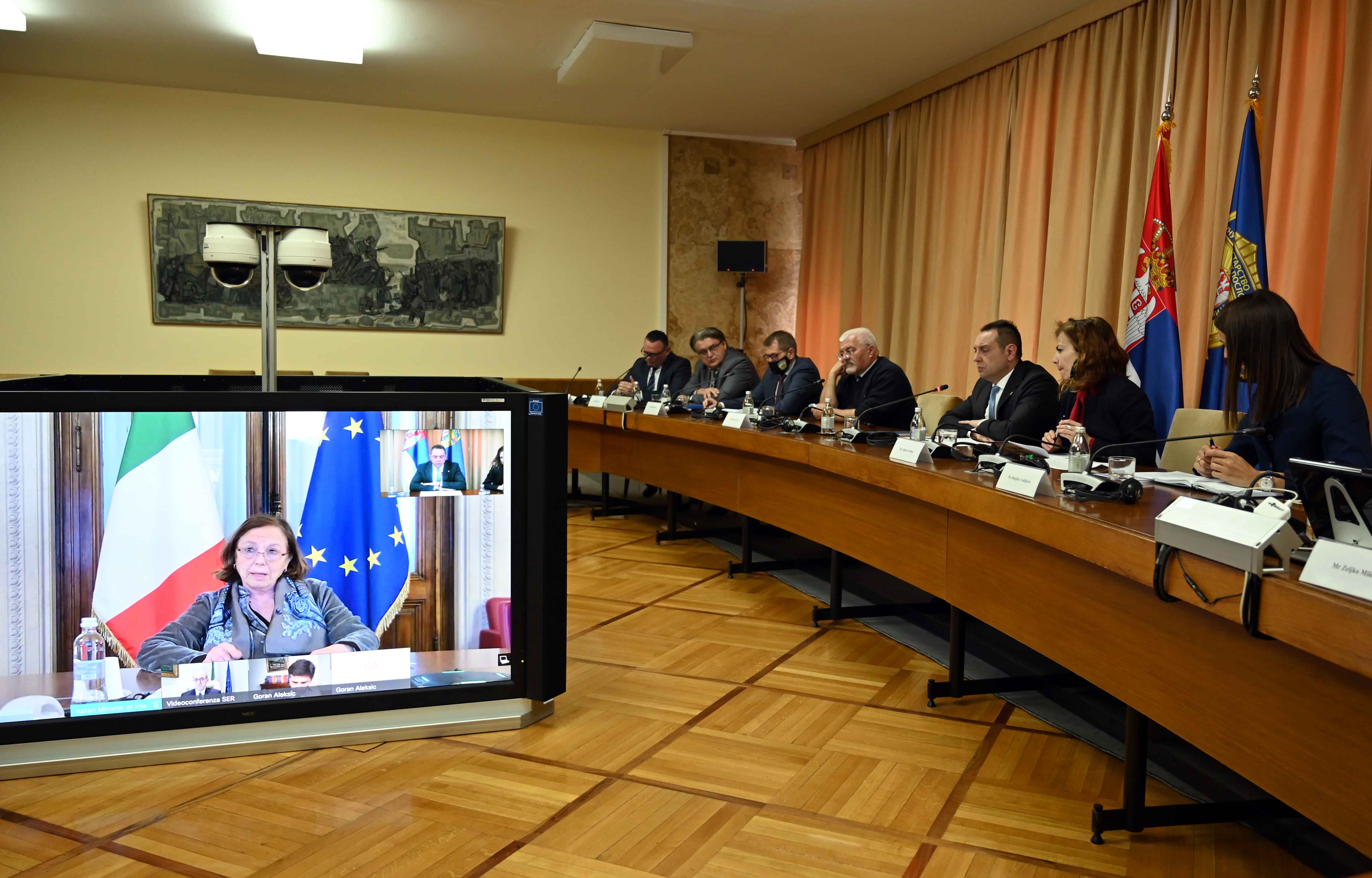 Ministar Vulin i ministarka Lamorđeze o nastavku saradnje u borbi protiv iregularnih migracija